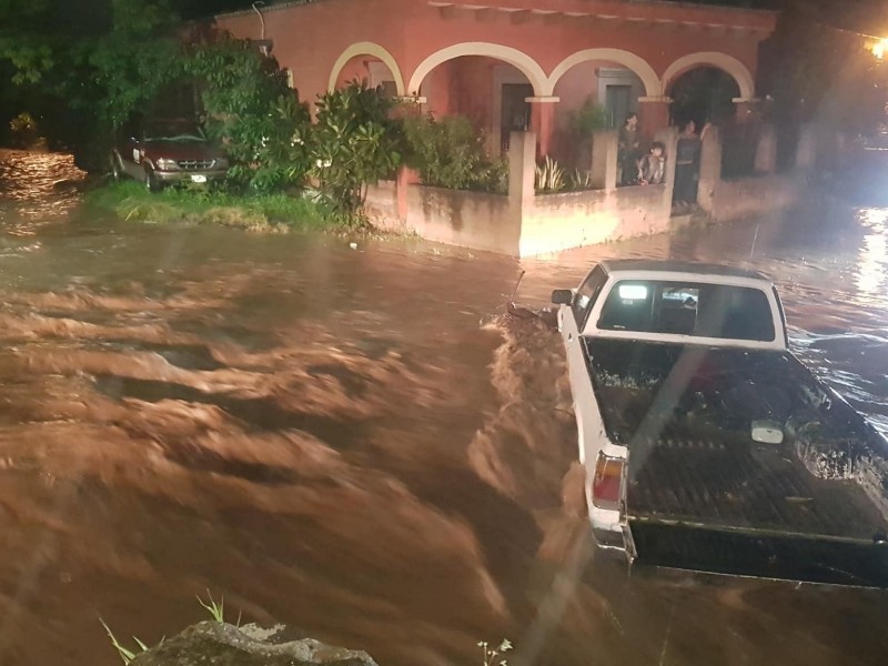 ¡Peligro! crecen arroyos y ríos en Álamos tras lluvia