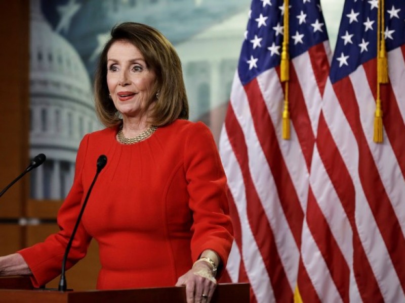 Pelosi critica acuerdo migratorio