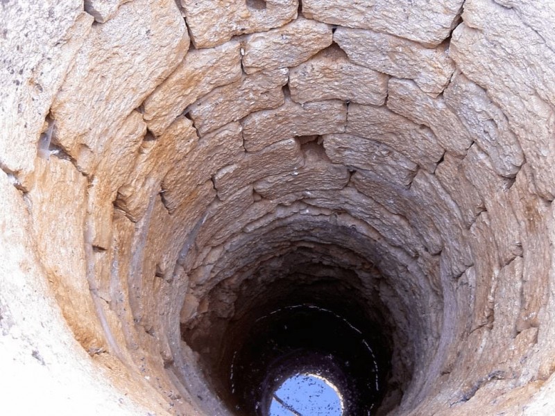 Pendientes a construcción de pozo profundo en Laja de Colomán