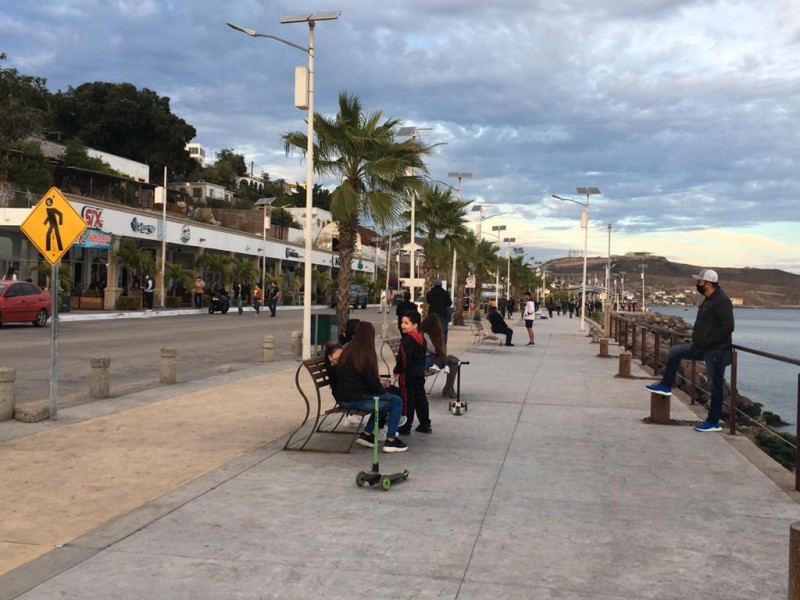 Pequeños comerciantes de Topolobampo evidencían aglomeraciones en restaurantes