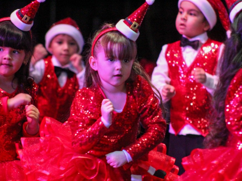 Pequeños de CADI presentan su Festival Navideño