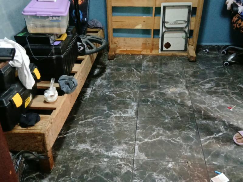 Perdieron muebles, aparatos y hasta útiles escolares: Valle Alto se inunda
