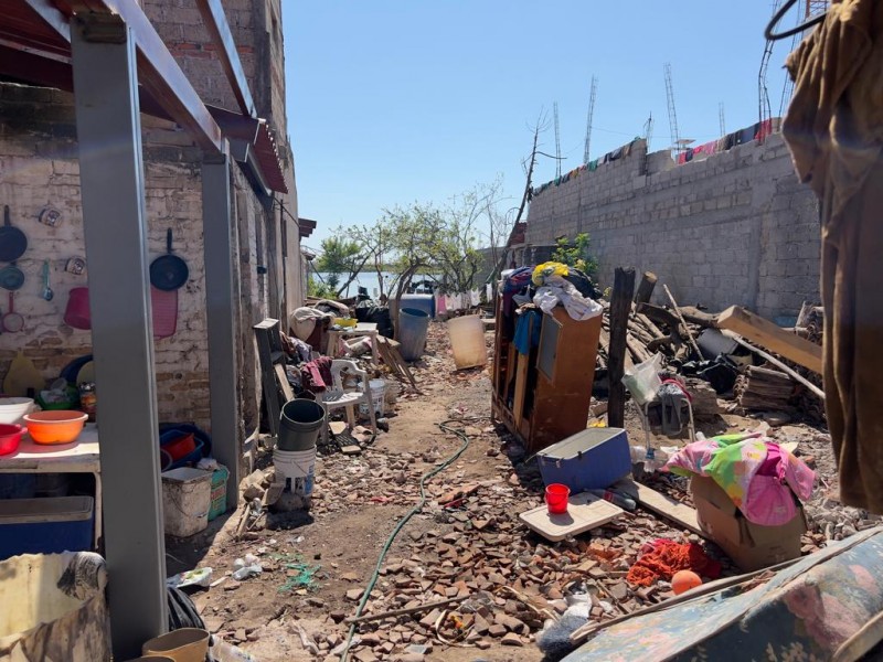 Perdió todo el huracán Roslyn en Mexcaltitán, aún espera ayuda