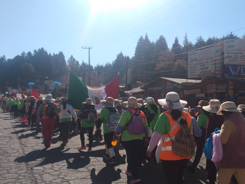 Peregrinos continúan su camino a la Basílica de Guadalupe