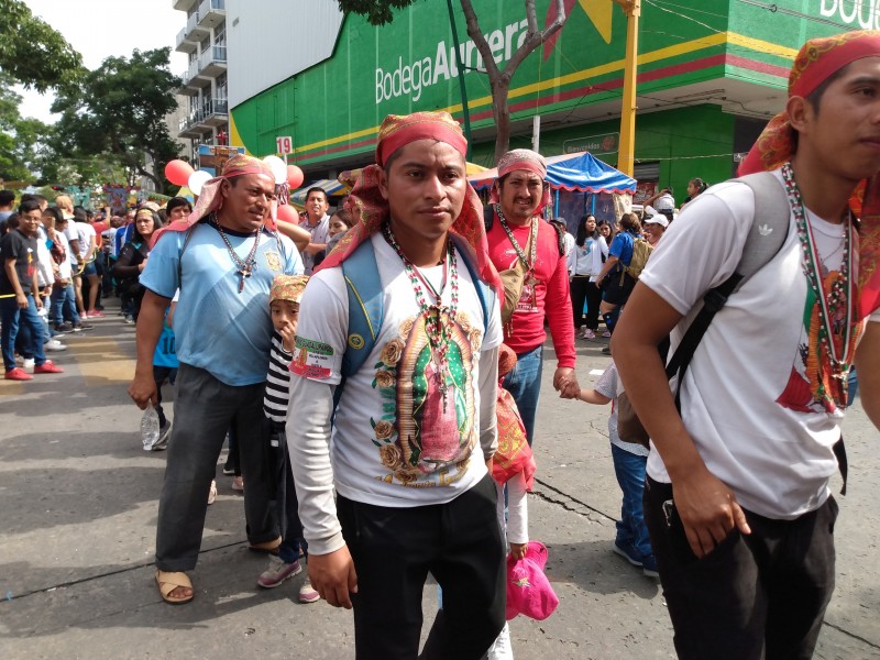 Peregrinos muestran devoción a la Virgen de Guadalup