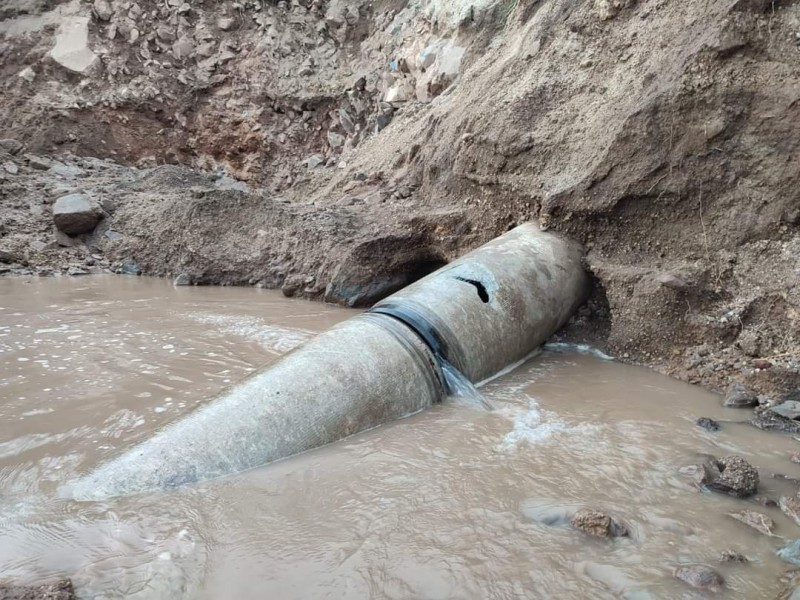 Perforación en el Acuaférico sur provoca nuevo desabasto de agua