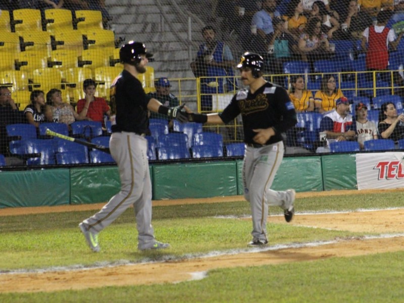 Pericos se lleva primero de serie contra Olmecas