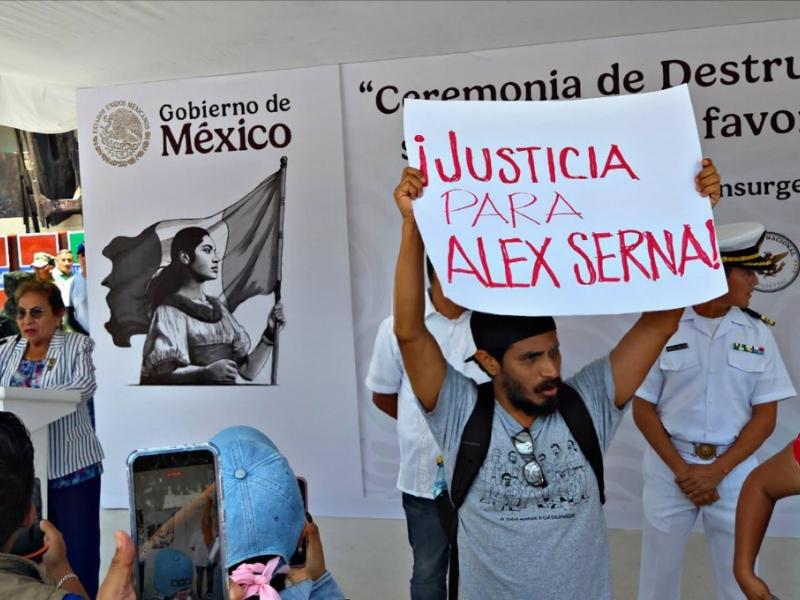 Periodistas de Chilpancingo irrumpen en evento oficial; exigen justicia ...