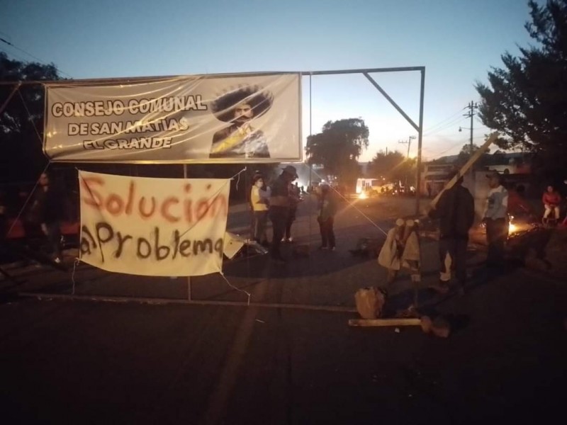 Permanece bloqueo carretero en Ciudad Hidalgo