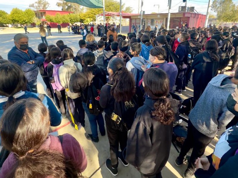 Permanecerá horario adelantado en escuelas básicas