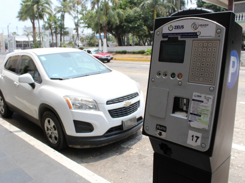 Permanecerán hasta el 1 de junio sin cobrar los parquímetros.