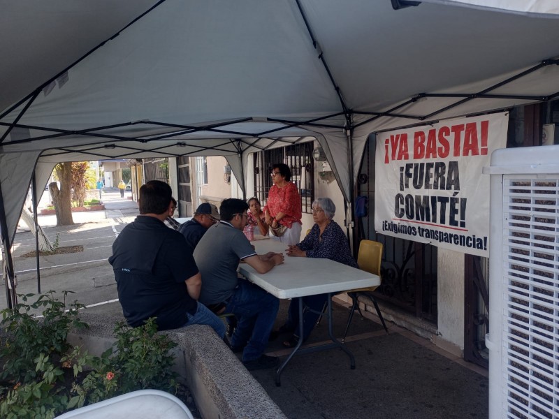 ¡Permisionarios mantienen plantón! ATUSUM trabaja sobre la marcha