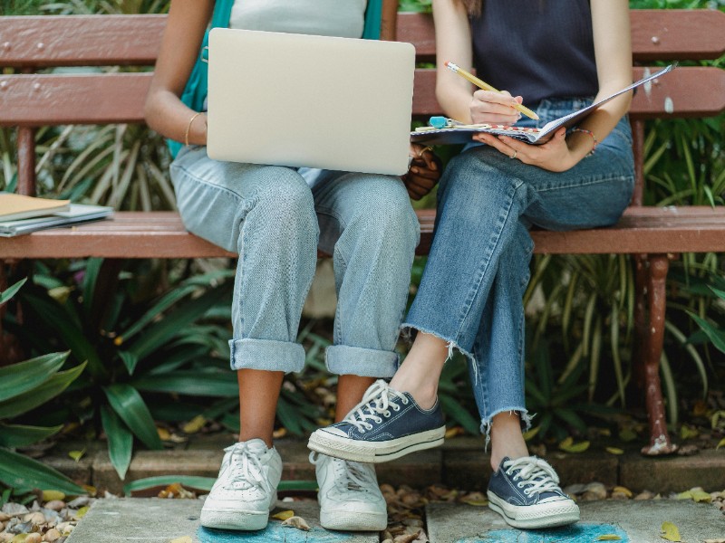 Persiste brecha en ciencia y tecnología para mujeres.