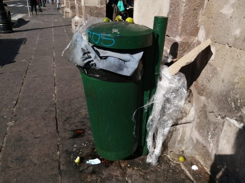 Persiste robo de contenedores de basura en centro de Morelia