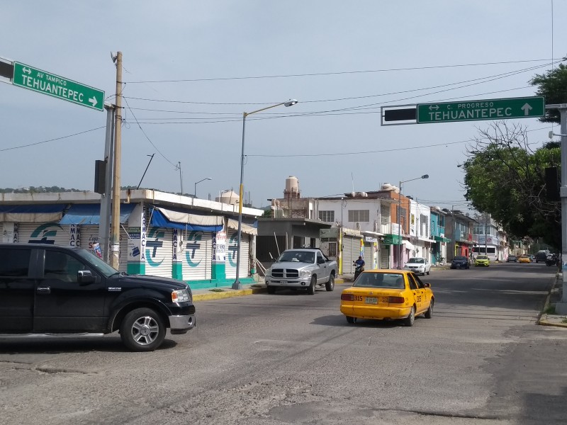 Persisten fallas de semáforos en Salina Cruz