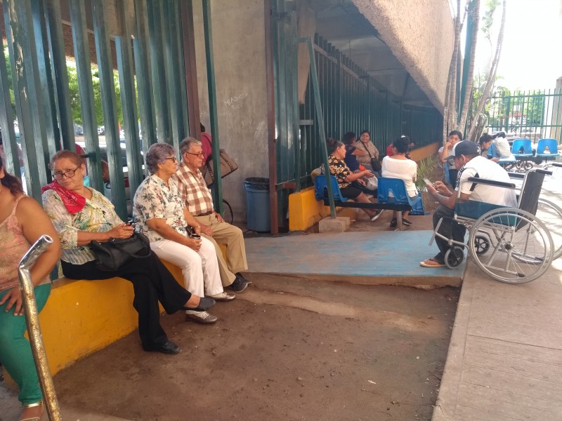 Persisten fallas en servicio de hemodiálisis del IMSS