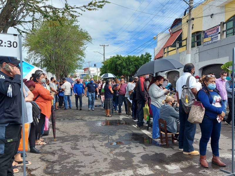 Persisten filas anticipadas y fluidez en el Benito Juárez