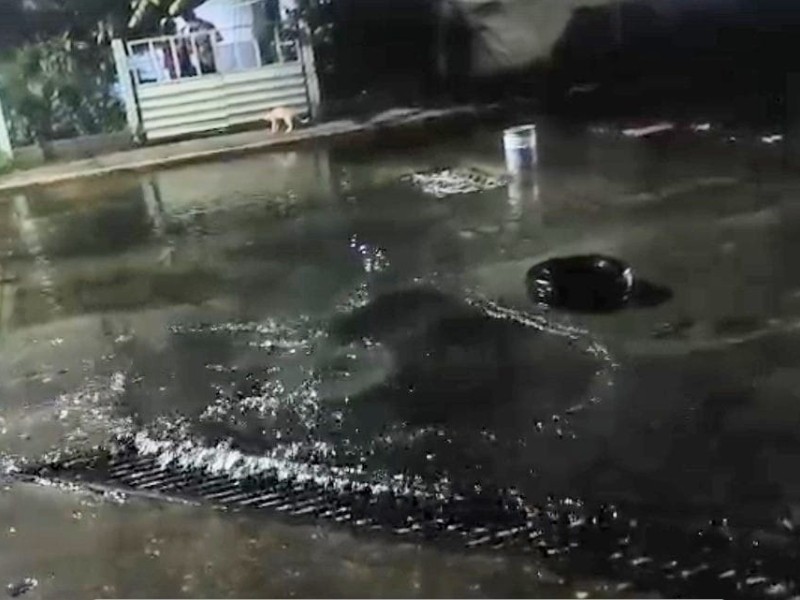 Persisten fugas de agua en Infonavit Canaco y Del Valle