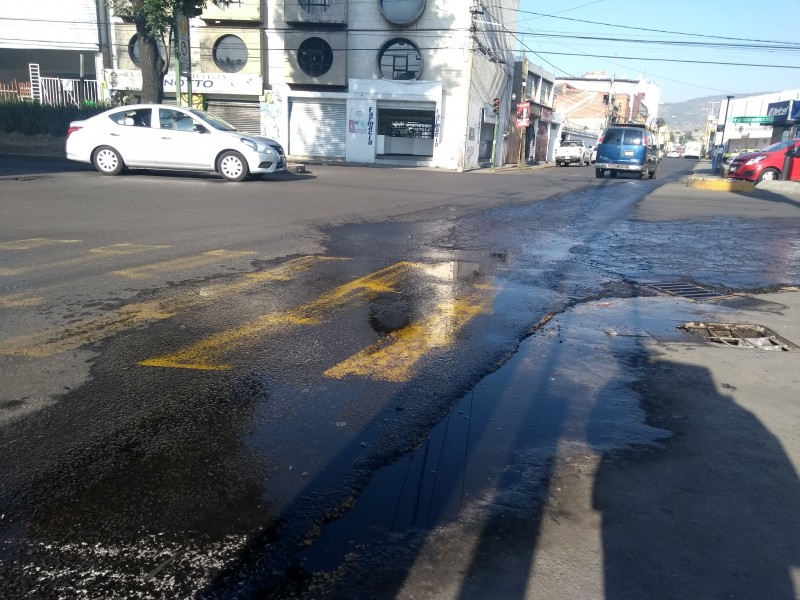 Persisten fugas de agua en Toluca