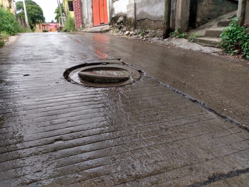 Persisten fugas de aguas negras en Juchitán: Obras Públicas