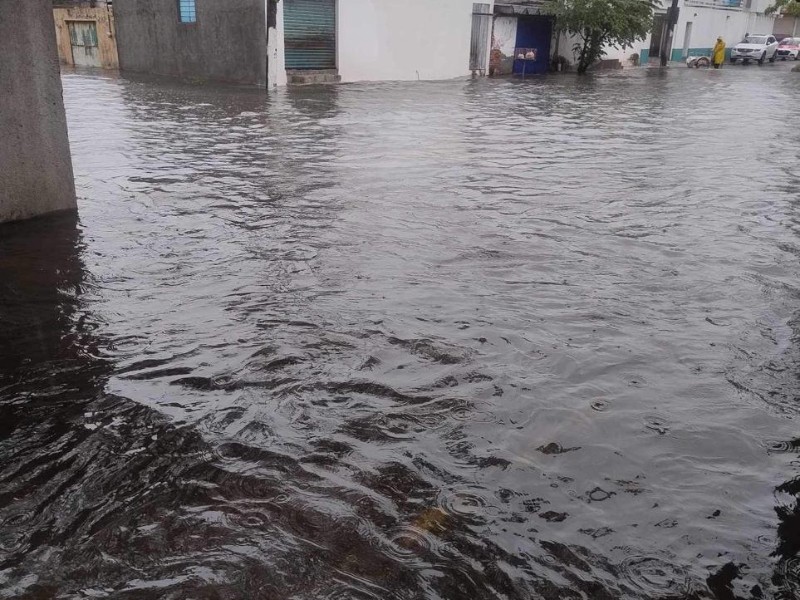 Persisten lluvias en Veracruz por influencia del huracán Erick