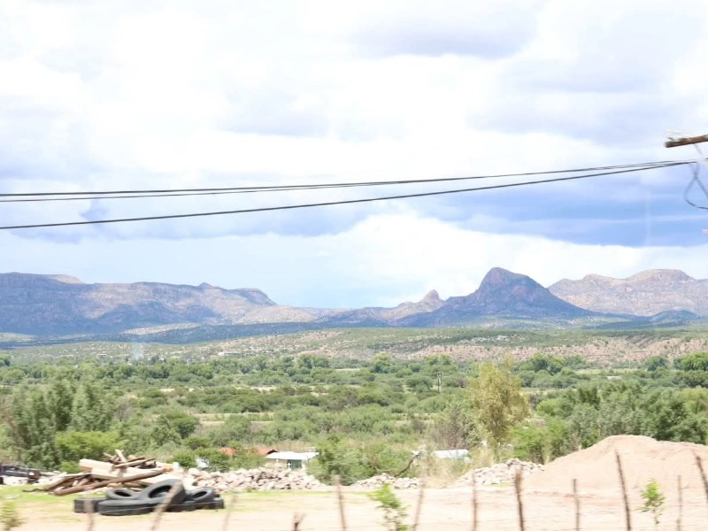 Persisten problemas en caminos rurales
