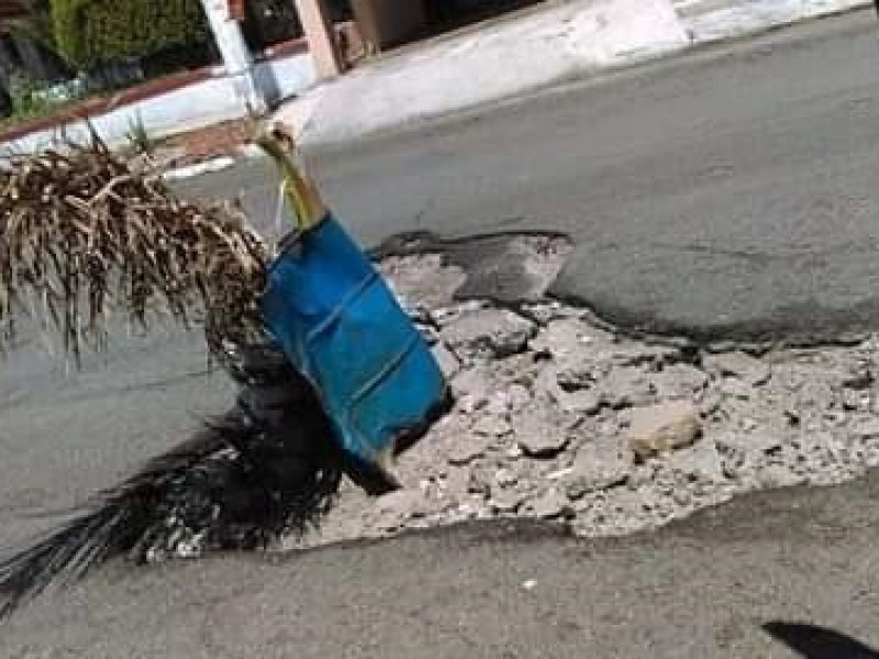 CEA no repara baches por deuda de Ayuntamiento