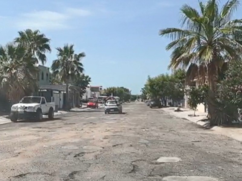 Persisten quejas por baches en la ciudad de La Paz