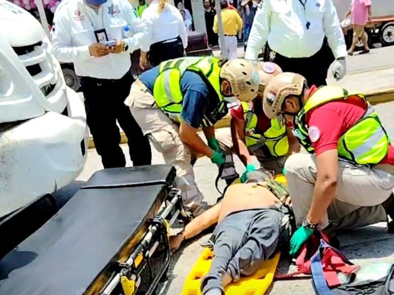 Muere joven con discapacidad atropellado por camión urbano en Salina Cruz
