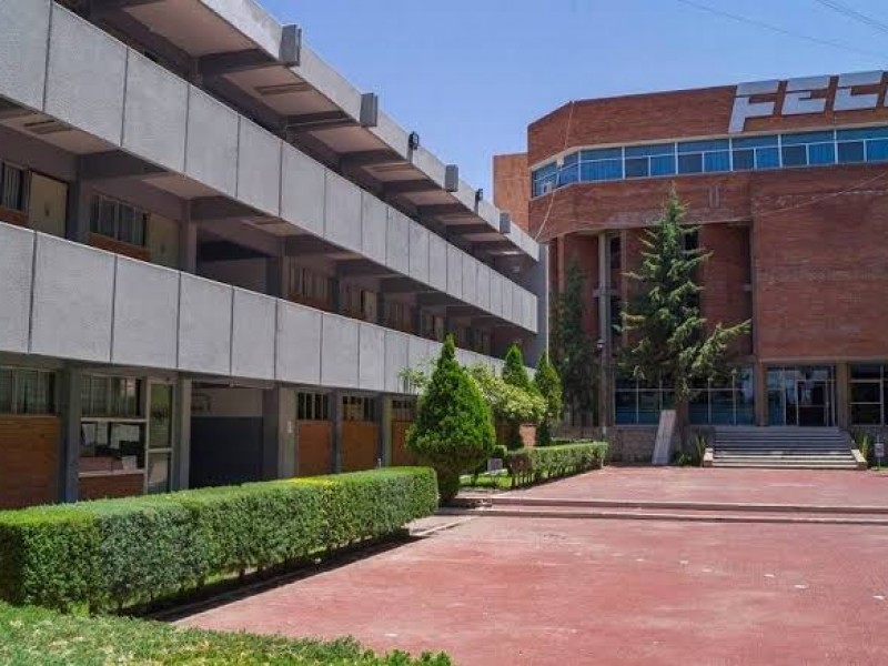 Personal administrativo regresa a las aulas