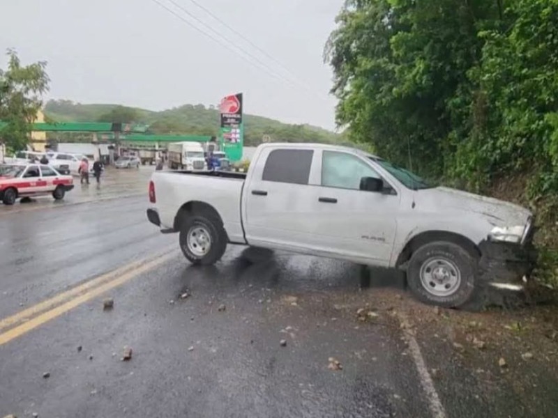 Personal de Bienestar sufre accidente en la Papantla–Poza Rica