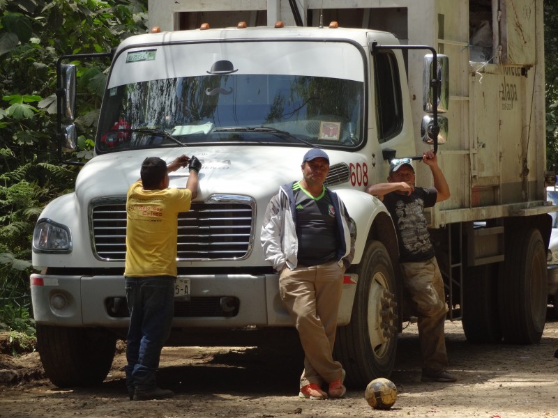 Personal de Limpia Pública trabaja sin percibir salario