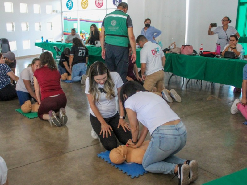 Personal de DIF Guaymas recibe curso de protección civil