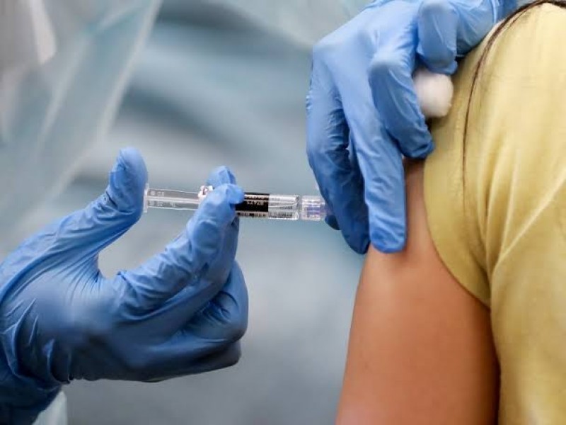 Personal del IMSS recibirá vacuna este miércoles