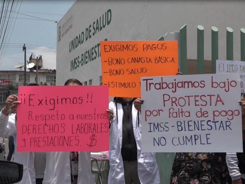 Personal de salud se manifestó por incumplimiento de pagos en transición IMSS-BIENESTAR