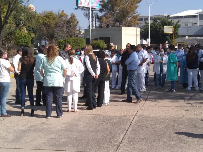 Personal de UMF 51 del IMSS exige destitución del Director