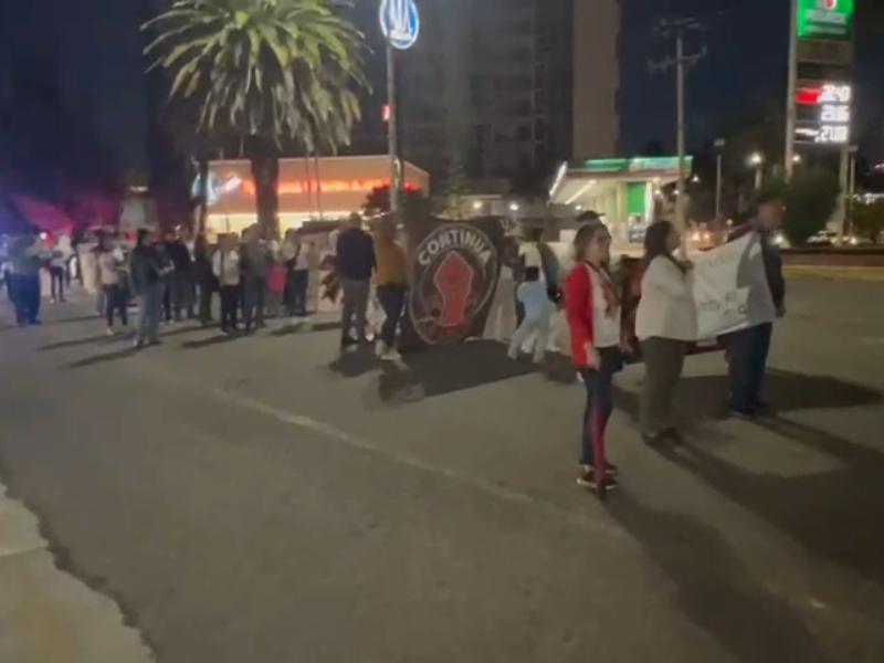Personal del IMSS marcha para exigir respeto a sus derechos laborales