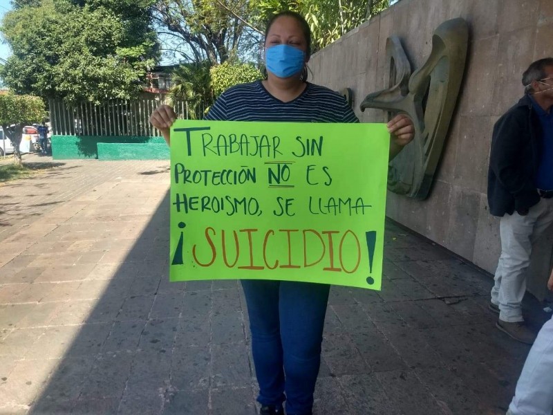 Personal del IMSS Uruapan piden garantías de protección y salud