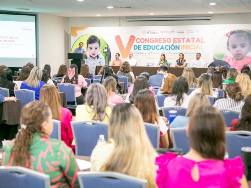 Personal educativo recibe capacitación para fortalecer el servicio de educación