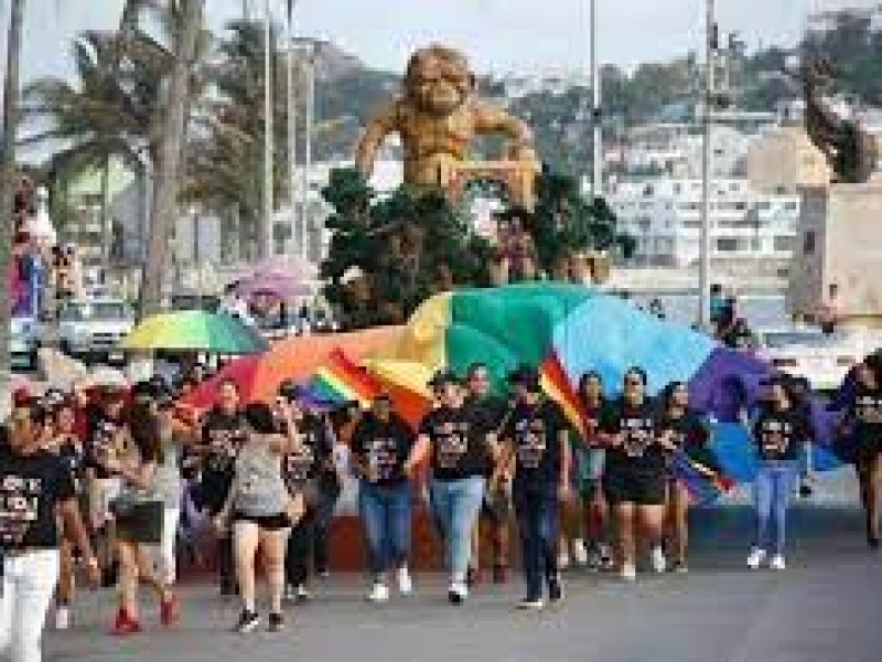 ¿Personas Trans como reyes del Carnaval de Mazatlán 2024?