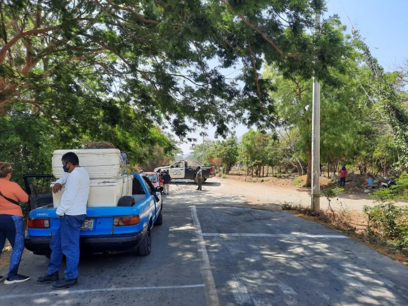 Pescadores continúan sus actividades de comercio en chipehua