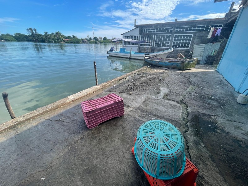 Pescadores de Tuxpan atentos a recomendaciones de Capitanía del Puerto