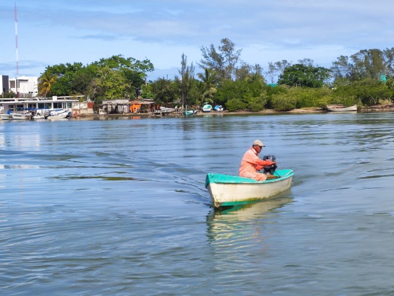 Pescadores de Tuxpan se ven afectados por eventos de norte