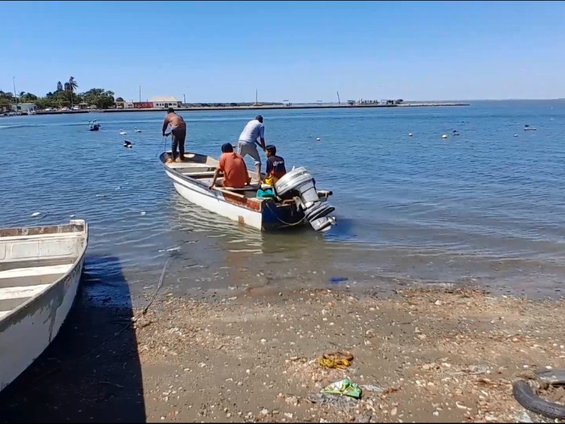 Pescadores de Yavaros, en incertidumbre ante indefinición de veda de camarón