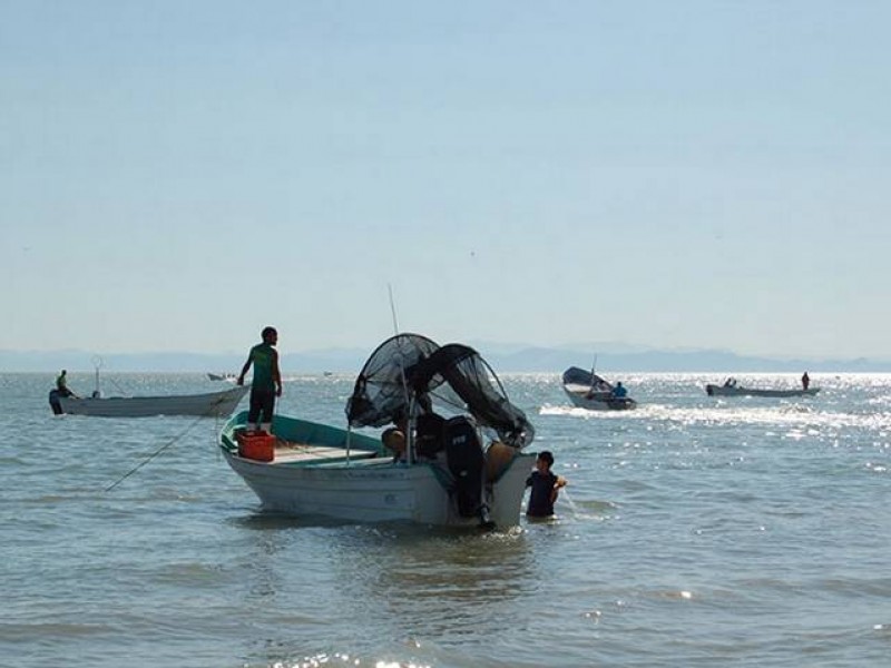 Pescadores exigen recursos federales