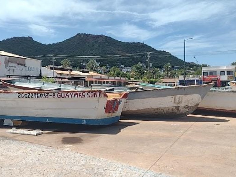 Pescadores ribereños se preparan para iniciar captura de camarón