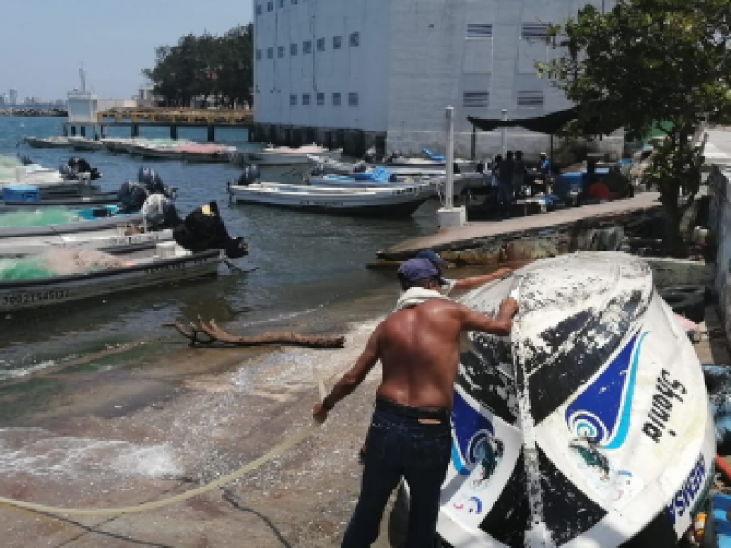 Pescadores se enfrentan a contagios y muertes por covid-19