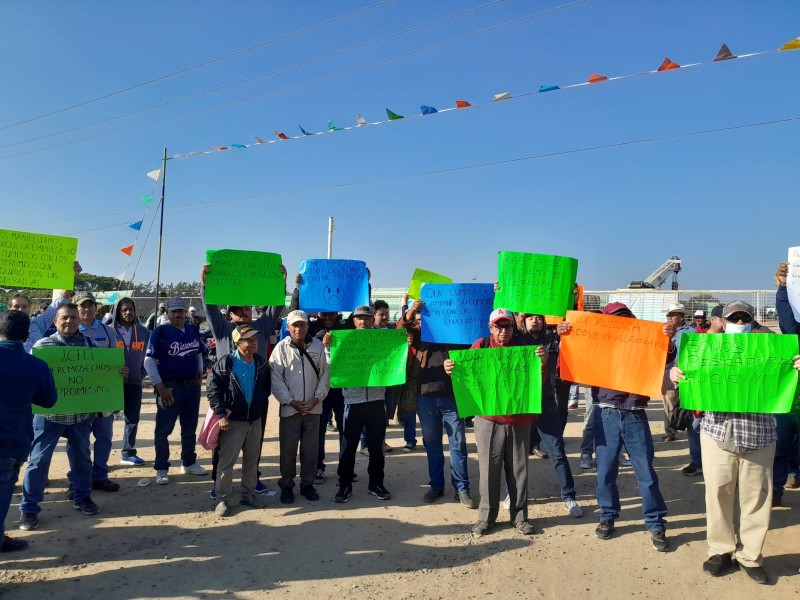 Pescadores se manifiestan contra empresa TransCanadá