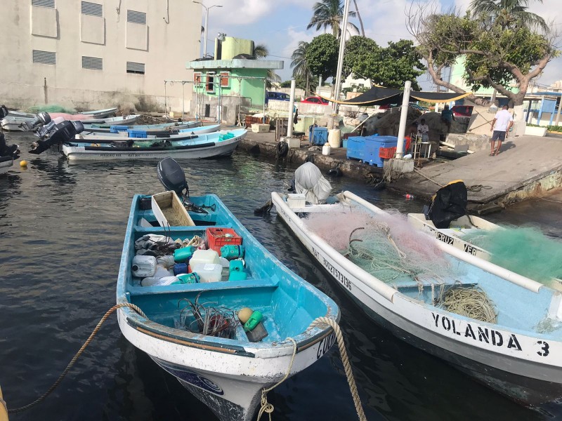 Pescadores se preparan para huracán 