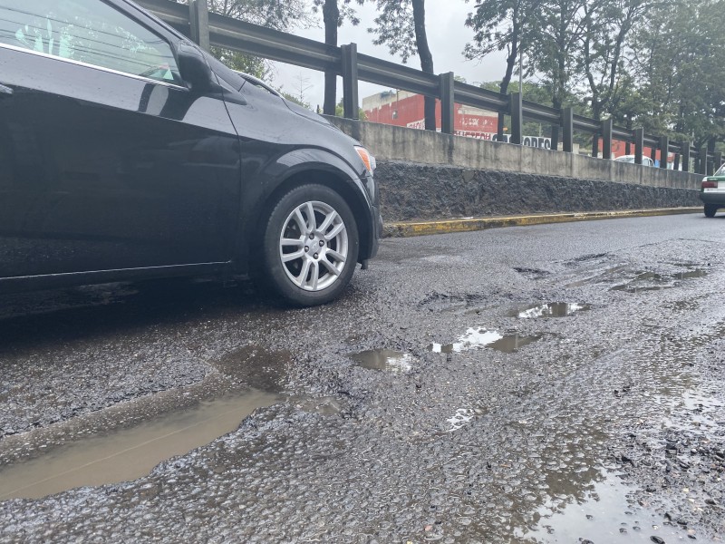 Pese a baches en Xalapa, alcalde presume su atención